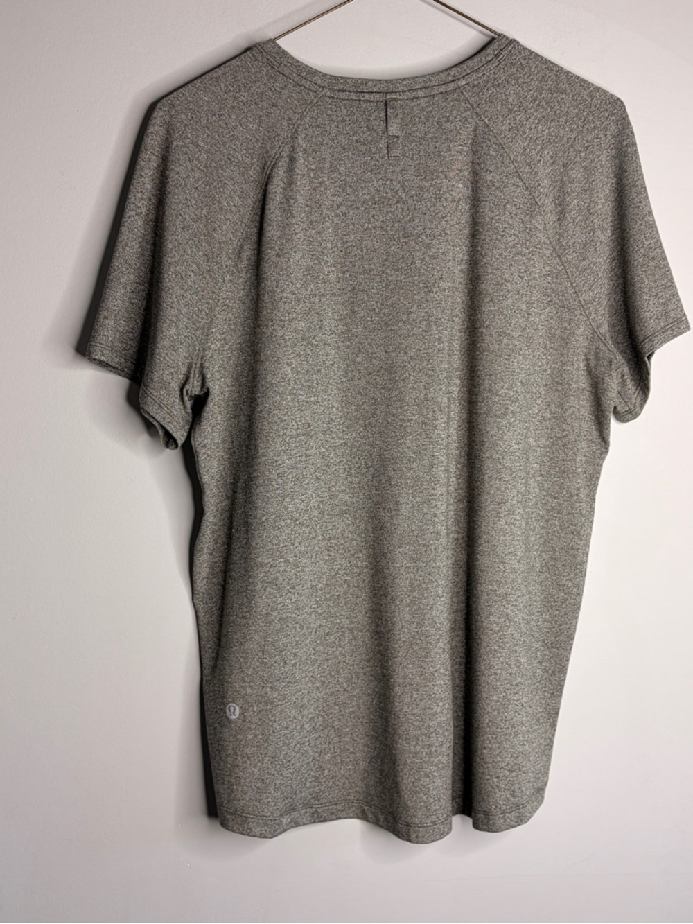 Lululemon Men’s Shirt Heather Gray Green Short Sleeve Athletic Tee - Picture 4 of 5
